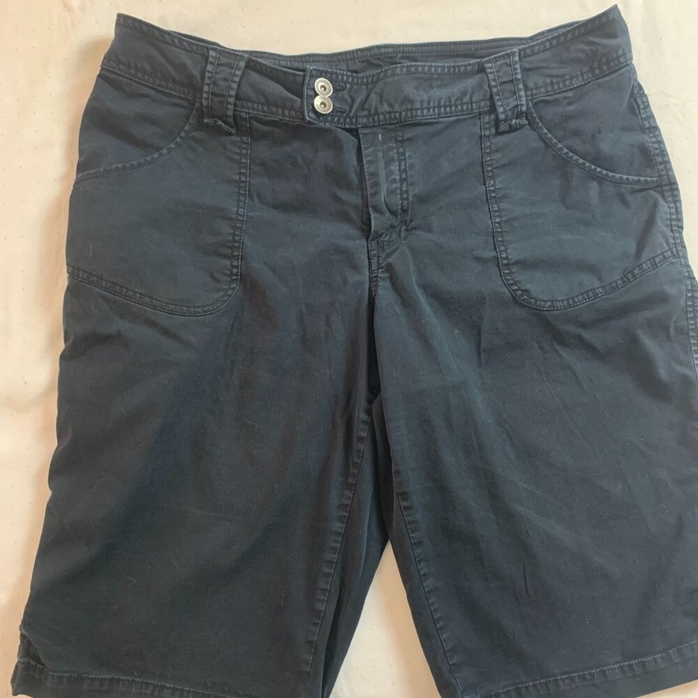 Women's Venezia Black Shorts, Size 16